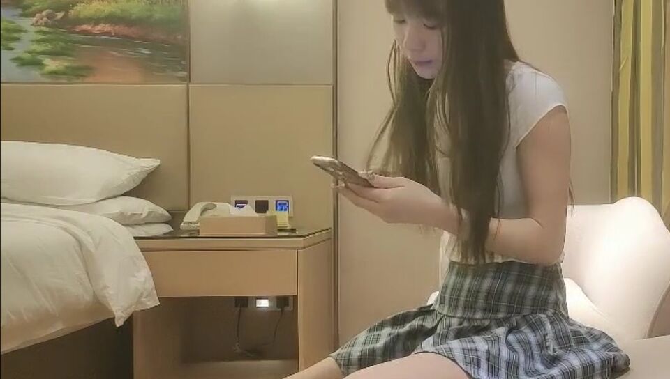 Fuck schoolgirl with loud moan 