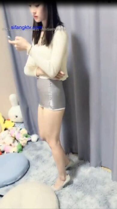 Fuck hot girl with high heel 