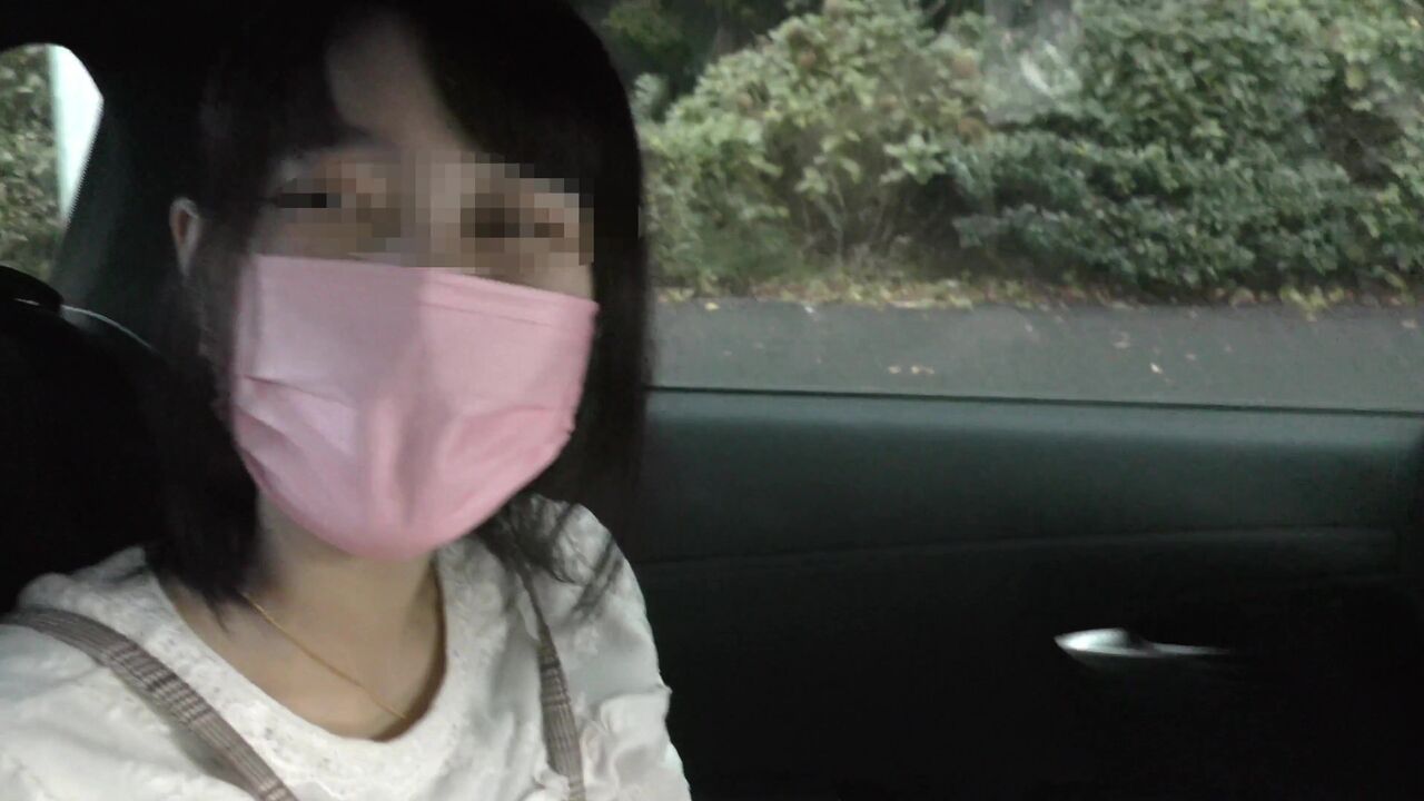 FC2PPV2493334 Student pay for blowjob in the car 