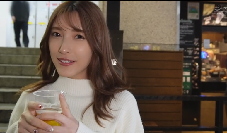 MAAN852 Pickup a innocent girl from street and have a facial shot at restaurant 