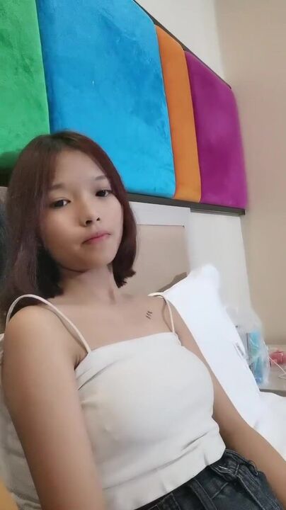 The cock is too large for cute te*** girls tight pussy 