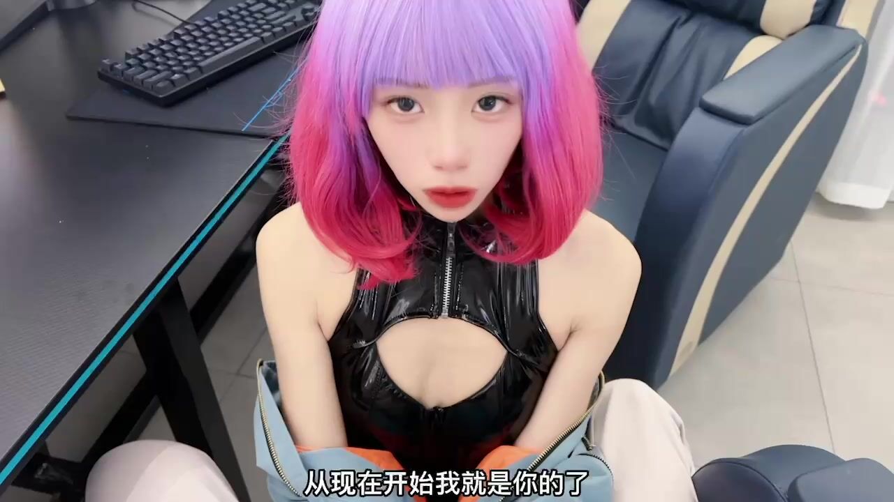 Fucking with pretty girl came from computer wallpaper and she got squirting 