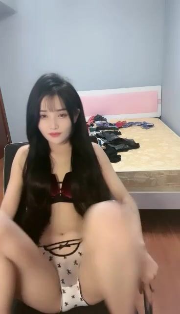 Pretty girl cant satisfy with sex partner and masturbated to squirt after sex 