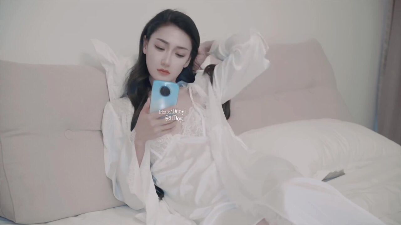Beautiful goddess is so lewd when she gets fucked by handsome guy 