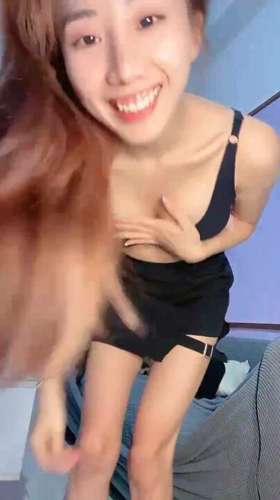 Steamer eats cock and pussy eating by her boyfriend at the same time 