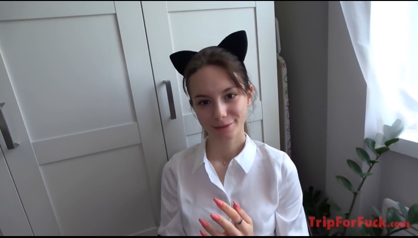 FC2PPV3704578 Fucking 18 years-old te*** foreign girl who has fair-skin and tight pussy[Part1] 
