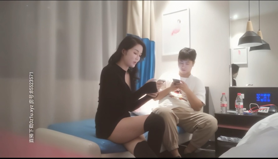 Hookup a long legs woman who is full of charm 