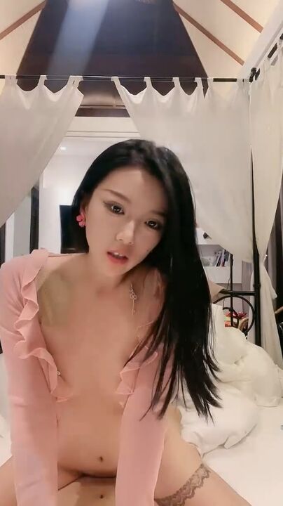 Hot steamer cant tolerant fierce fucking and her love juice wets the bed 
