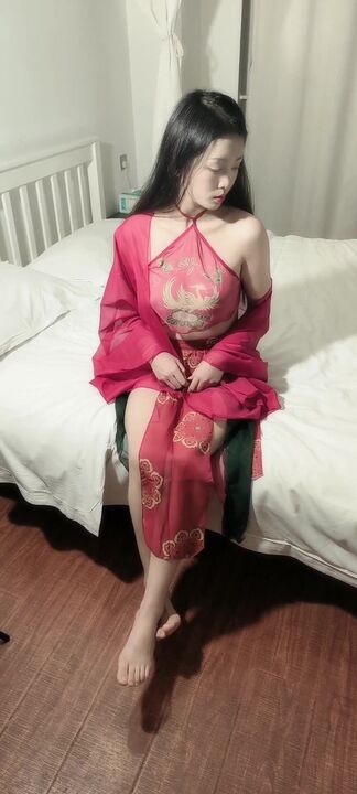 Horny wife in traditional costume temptation 