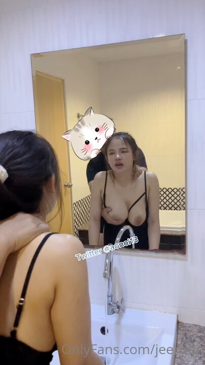 Doggy fucking busty girlfriend in front of mirror to see her horny face 
