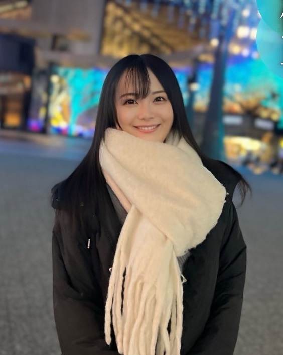 FC2PPV4345074 Cute beauty who has a pretty face like an idol was addicted to sex 