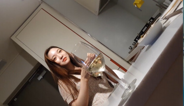 Having dinner with fair-skin pretty te*** girl  who is cute and sexy during sex 