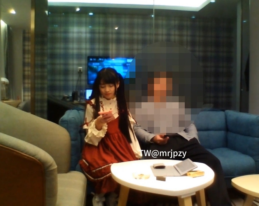 Lo*** te*** girl is fucking with her sugar daddy who has a wet pussy 