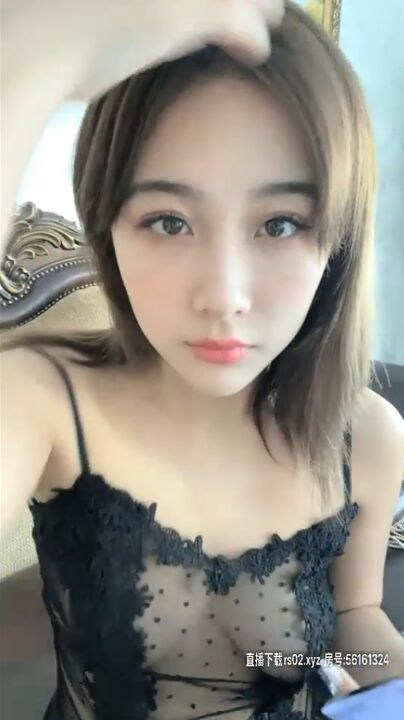 Pretty babe got fucked by a fat guy 