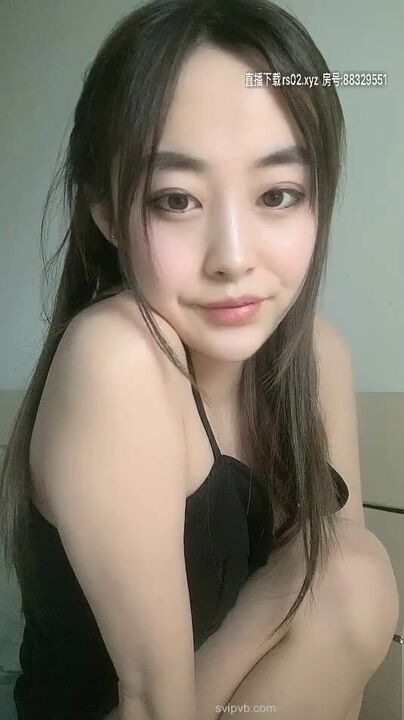Beautiful live steamer masturbated and loudly moaning 