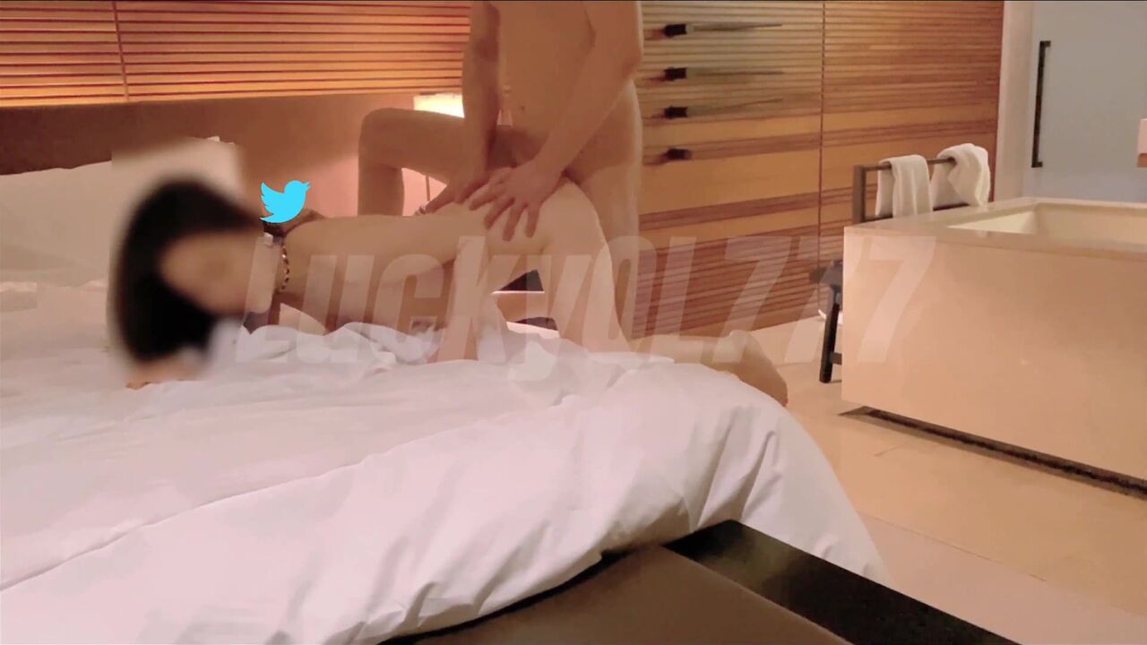 Hot wife was fucked by masseur during SPA 
