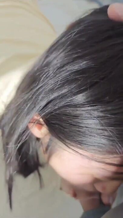 ⁣Obedient and innocent girl enjoys eating cock and having sex 