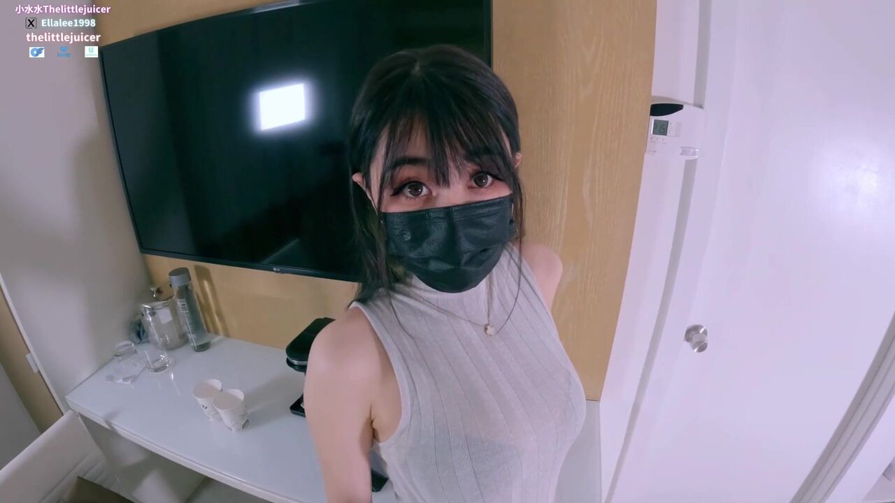Hot saleswoman gets fucked to squirt by her client 