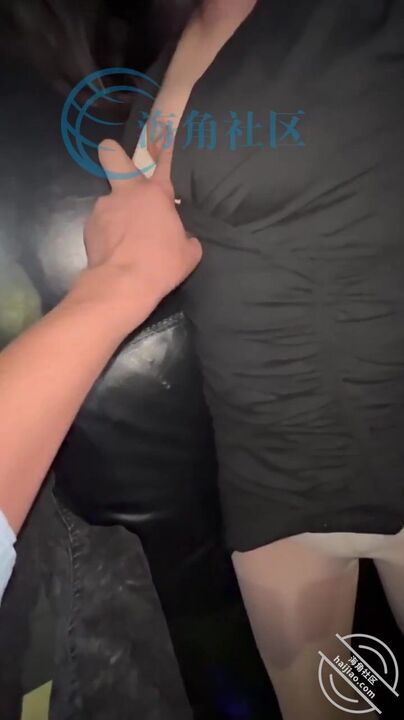 Ra*** dr*** sister in KTV. She cried and her pussy flooded 