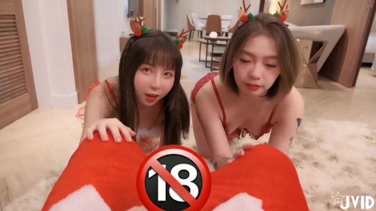 Two beauties in costume serves me on Christmas Eve 