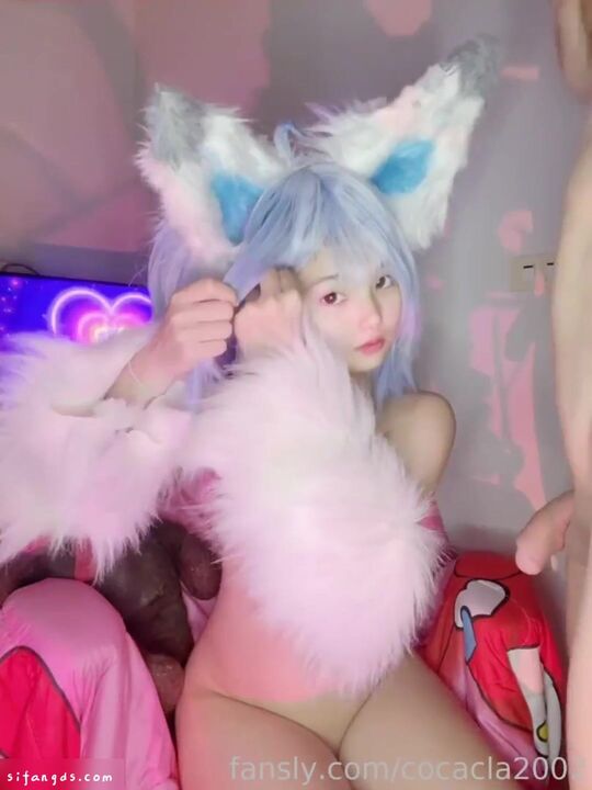 Beautiful Coser eats the cock 