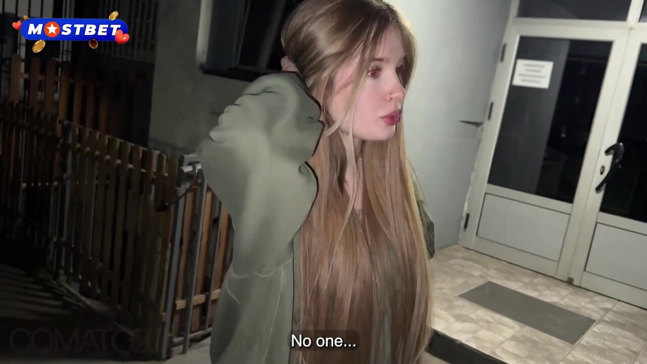 ⁣Discovered my neighbor is a porn actress and begged for sex with her 
