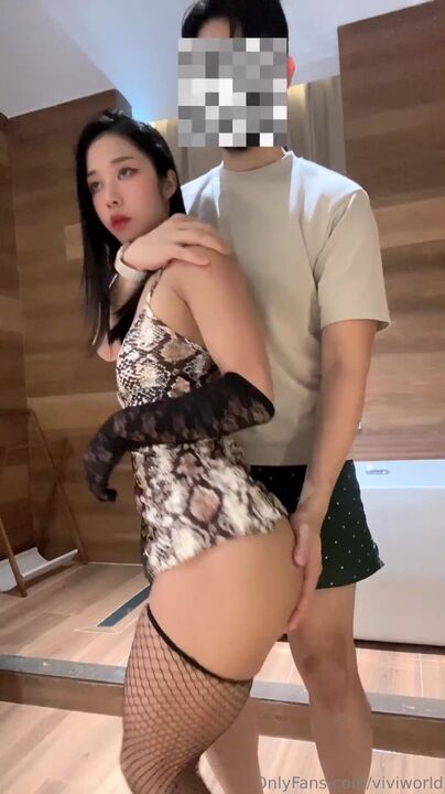 ⁣Hot babe became a masturbation cup of rich guys 