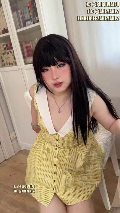 ⁣Horny girl uses her pussy to her cousin for keeping the secret[1] 
