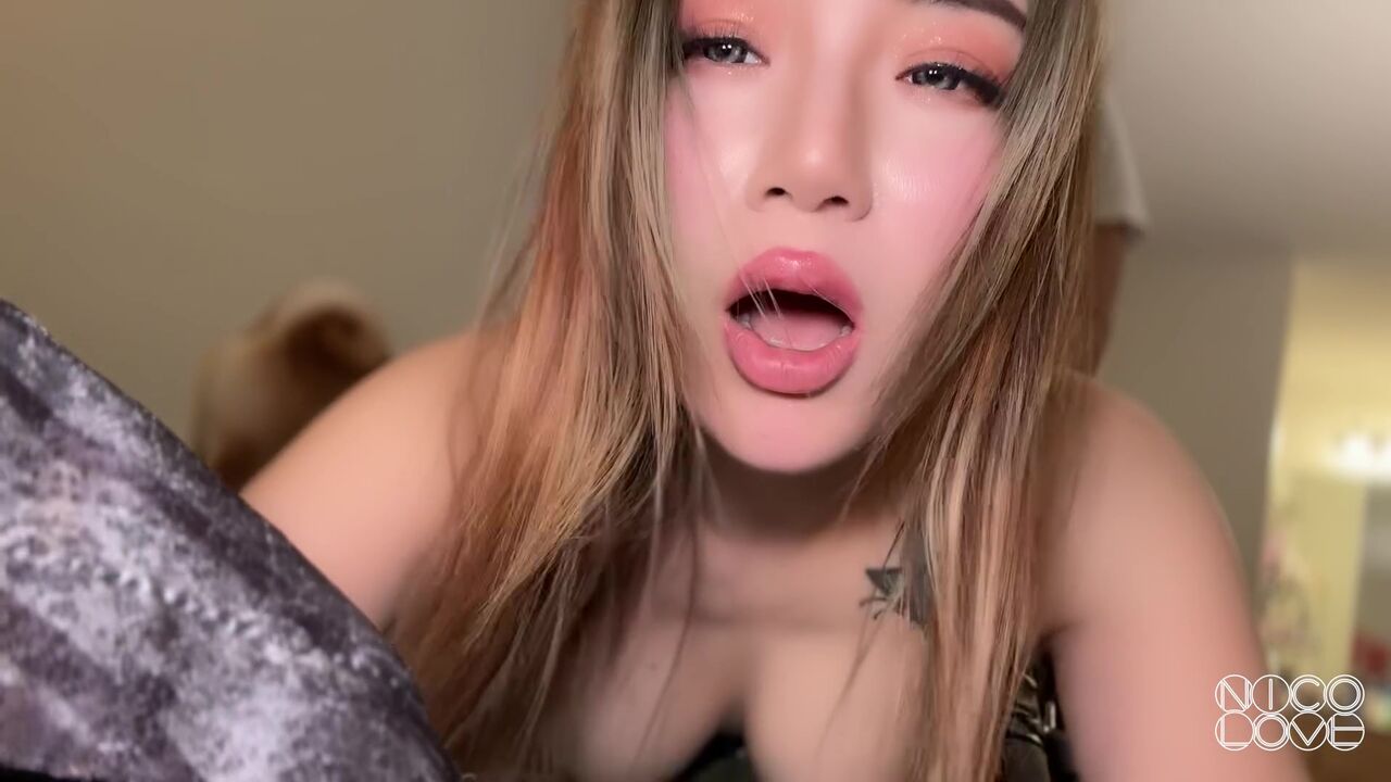 ⁣Hot girl with big butt got orgasm by doggy fucking 