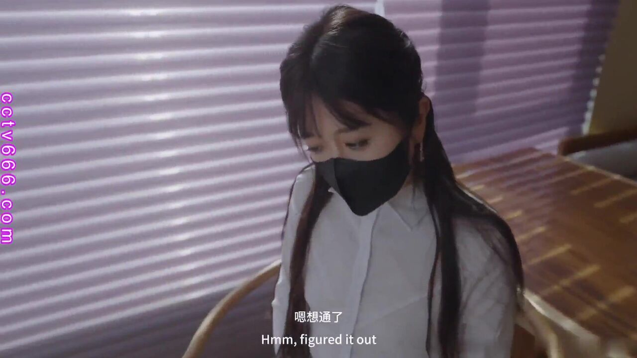 ⁣Elegant school babe as long as give her money, I can do anything with her 