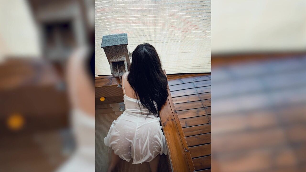 ⁣Fucking a woman with big ass from behind in hot spring resort 