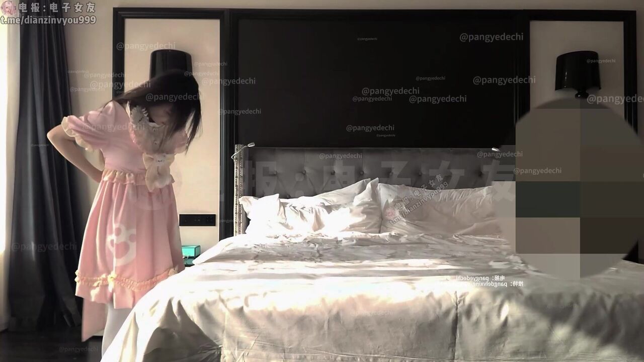 Hookup a plump beautiful girl and having sex in Lo*** and white stockings 