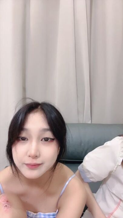 Fair-skin girls having sex party and Lift their butt together and waiting to be fucked 