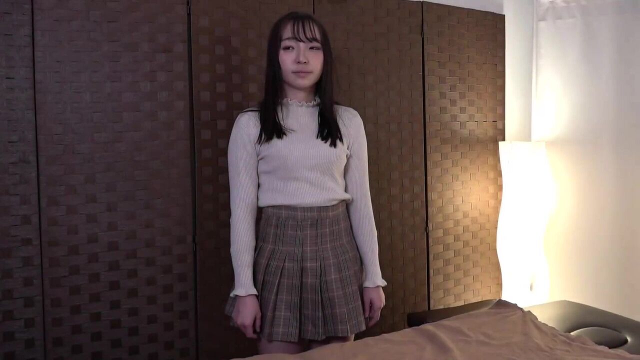 FC2PPV4752280 Beautiful girl was fucked by masseur during massage 