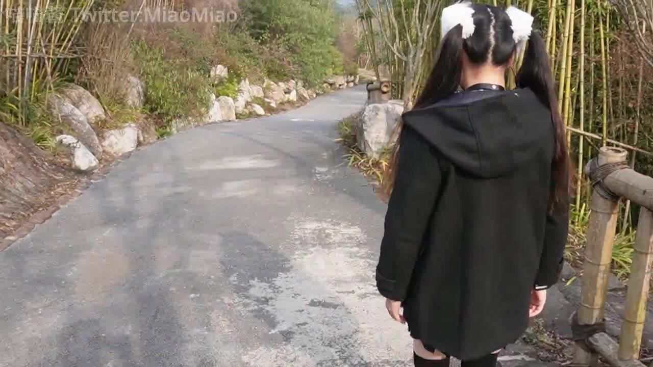 Fucking te*** student in school uniform in park 