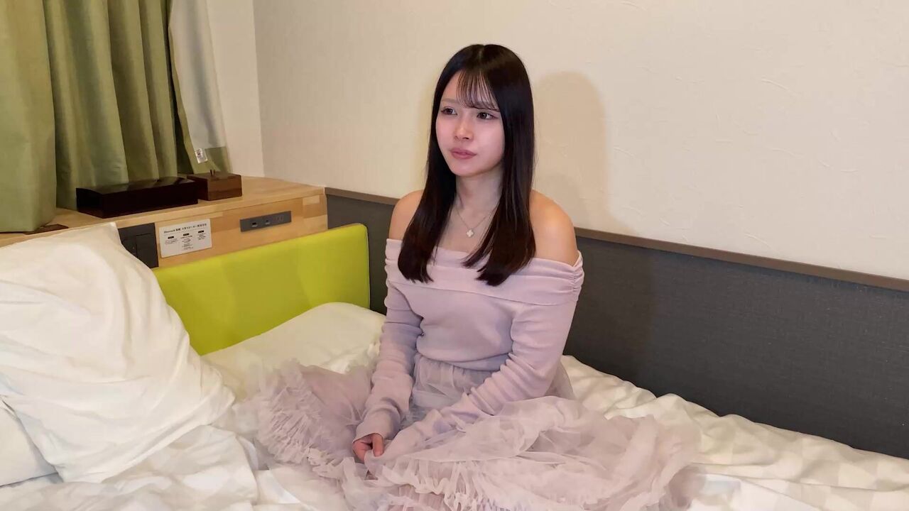 ⁣FC2PPV4897482  The huge cock doesnt fit in a beautiful married womans mouth, so shes fo*** to suck it while drooling, and then its inserted into her vagina 