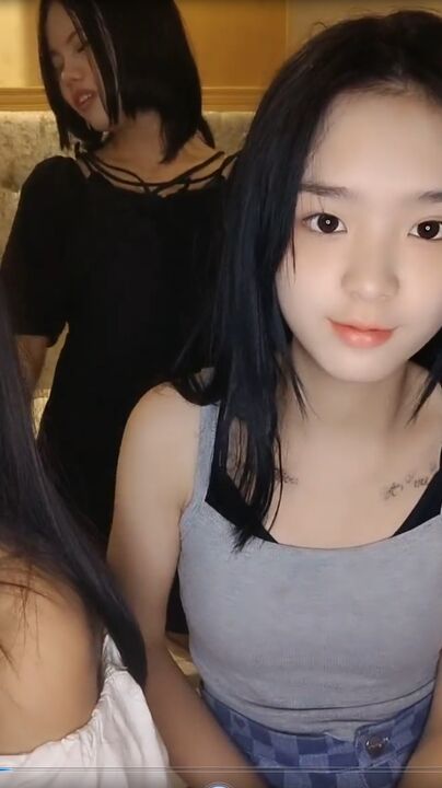 Pretty te*** and her friends gangbang 