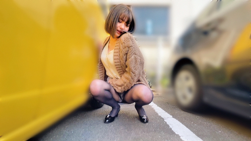 230ORECO051 Hot babe got orgasm when playing remote vibrator on street 