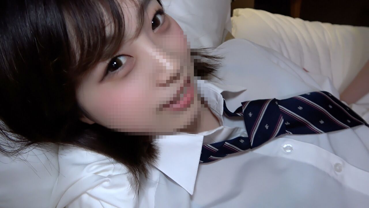 FC2PPV2848093 Threesome with horny babe and innocent student 
