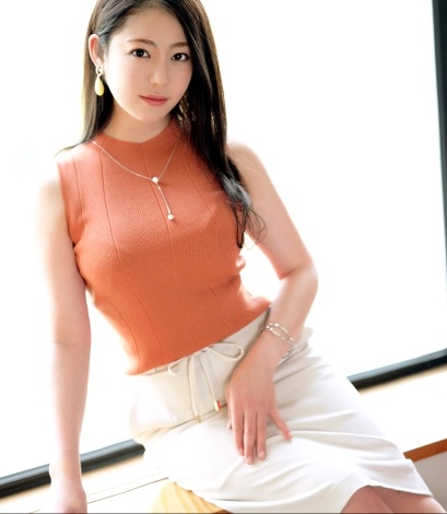 259LUXU1599 Pretty girl got orgasm by fingering in front of window 