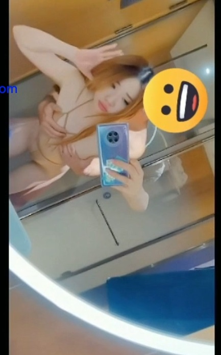 Pretty girl selfie her horny face during sex 