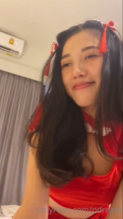 ⁣Hard fucking beautiful girlfriend who wear Chinese style clothes 