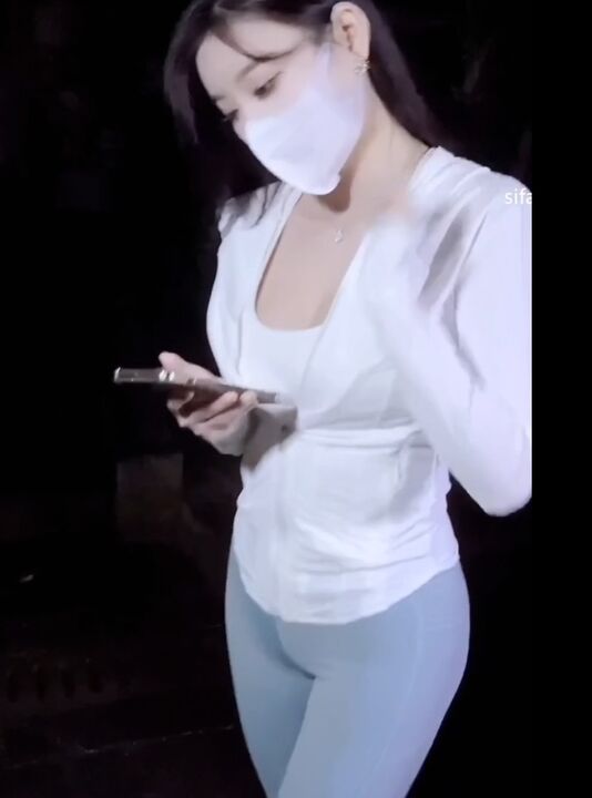 Pickup a hot girl during running at night 