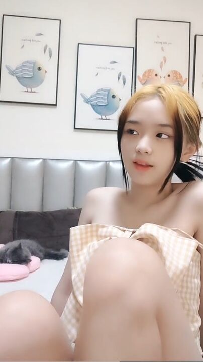 Fucking te*** girl until her love juice was dripping around 