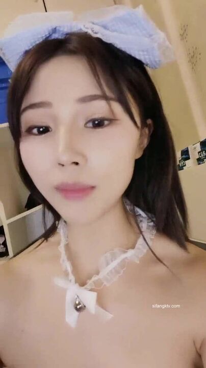 ⁣Fucking pretty girl pussy and anal 
