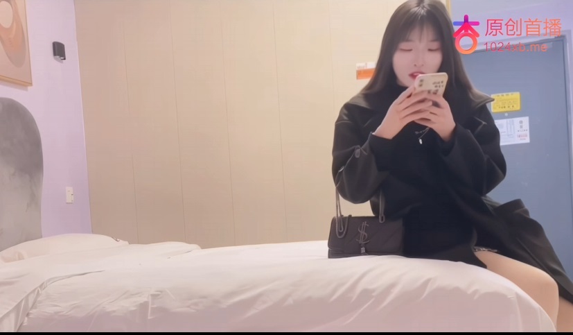 Pay $3000 to fuck fair skin gold digger, cumshot in her pussy and her love juice was dripping 