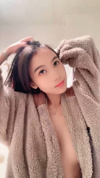 Pretty girl took bath and wore black stocking before sex 