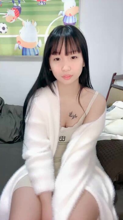 Innocent te*** girl was easy to cum and got orgasm by hard fucking 