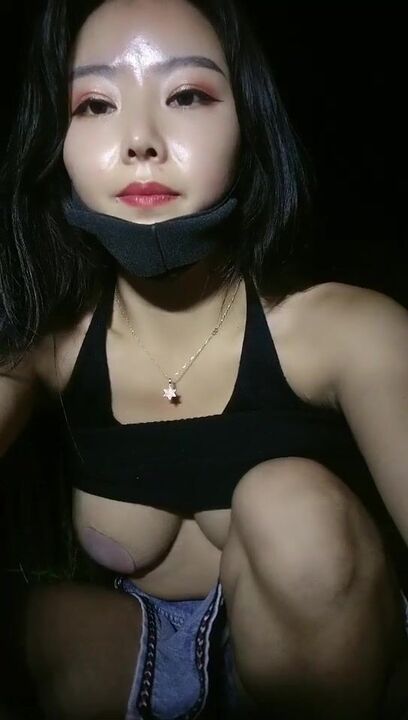 Outdoor sex and cum in throat 
