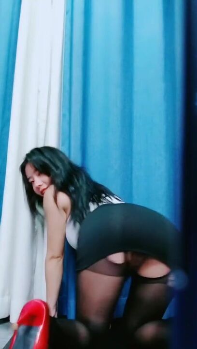 Hard anal sex with high heel and stocking 